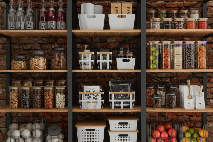 DLACZEGO WARTO ZDECYDOWAĆ SIĘ NA OTWARTE PÓŁKI W SPIŻARNI?