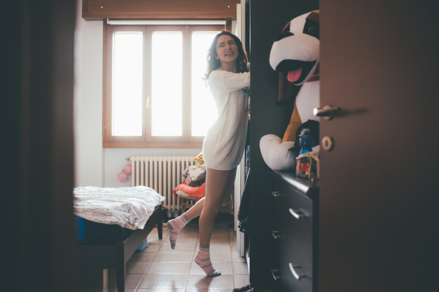 GDZIE TRZYMAĆ RZECZY, KTÓRYCH RZADKO UŻYWAM? SPRAWDZONE SPOSOBY NA ORGANIZACJĘ RZADKO UŻYWANYCH PRZEDMIOTÓW